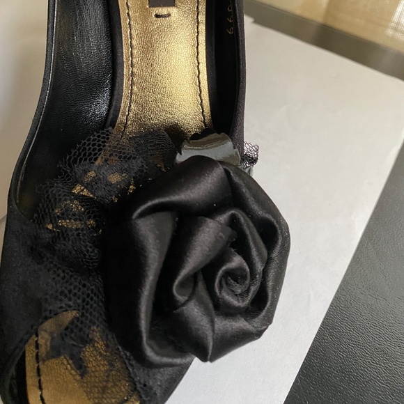 Louis Vuitton black satin open toe heels pumps slip ons 34.5 FLOWER ACCENT LV - Picture 2 of 11